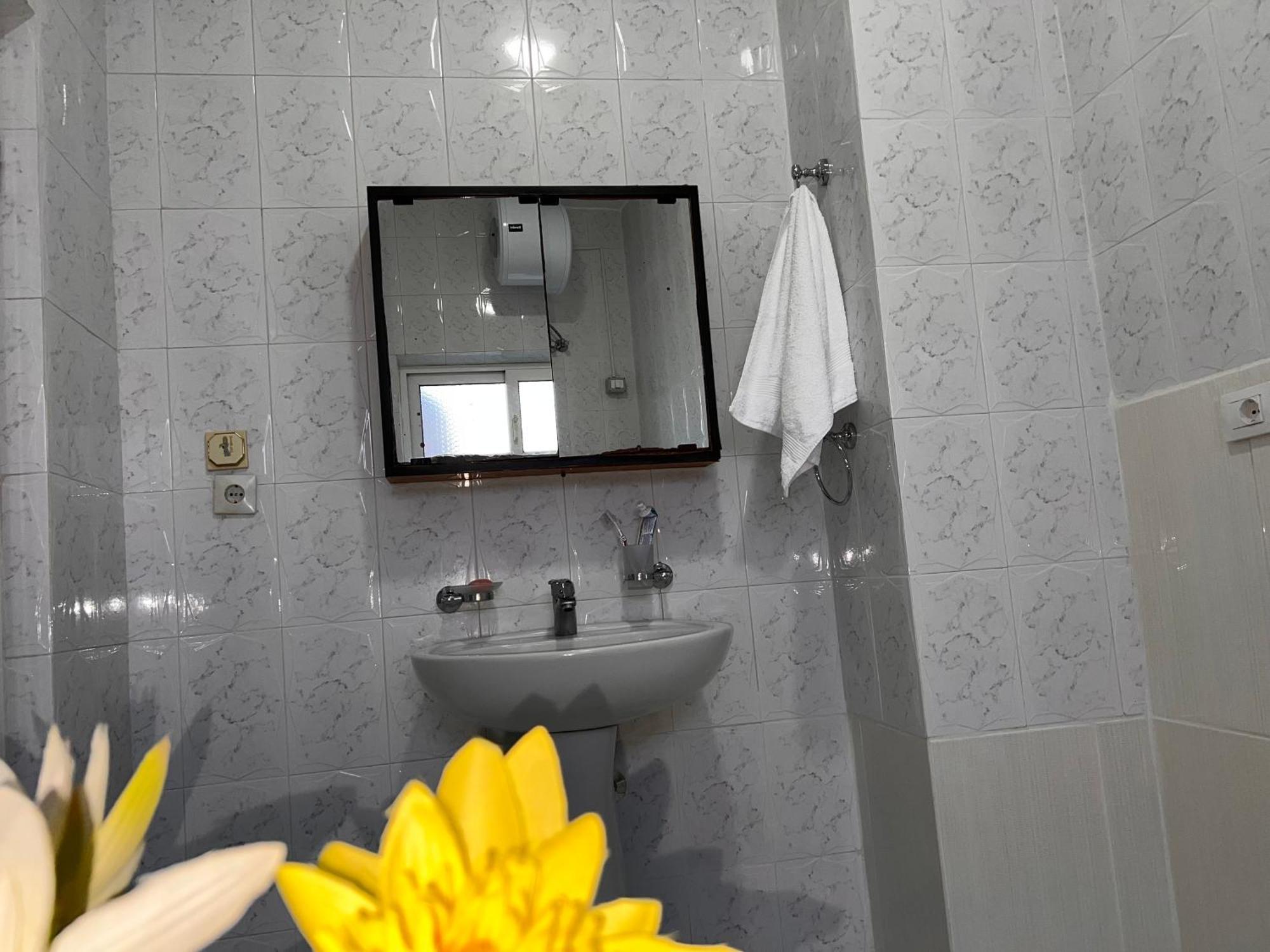 Berat Private Room In Haxhialiu Villa Екстер'єр фото