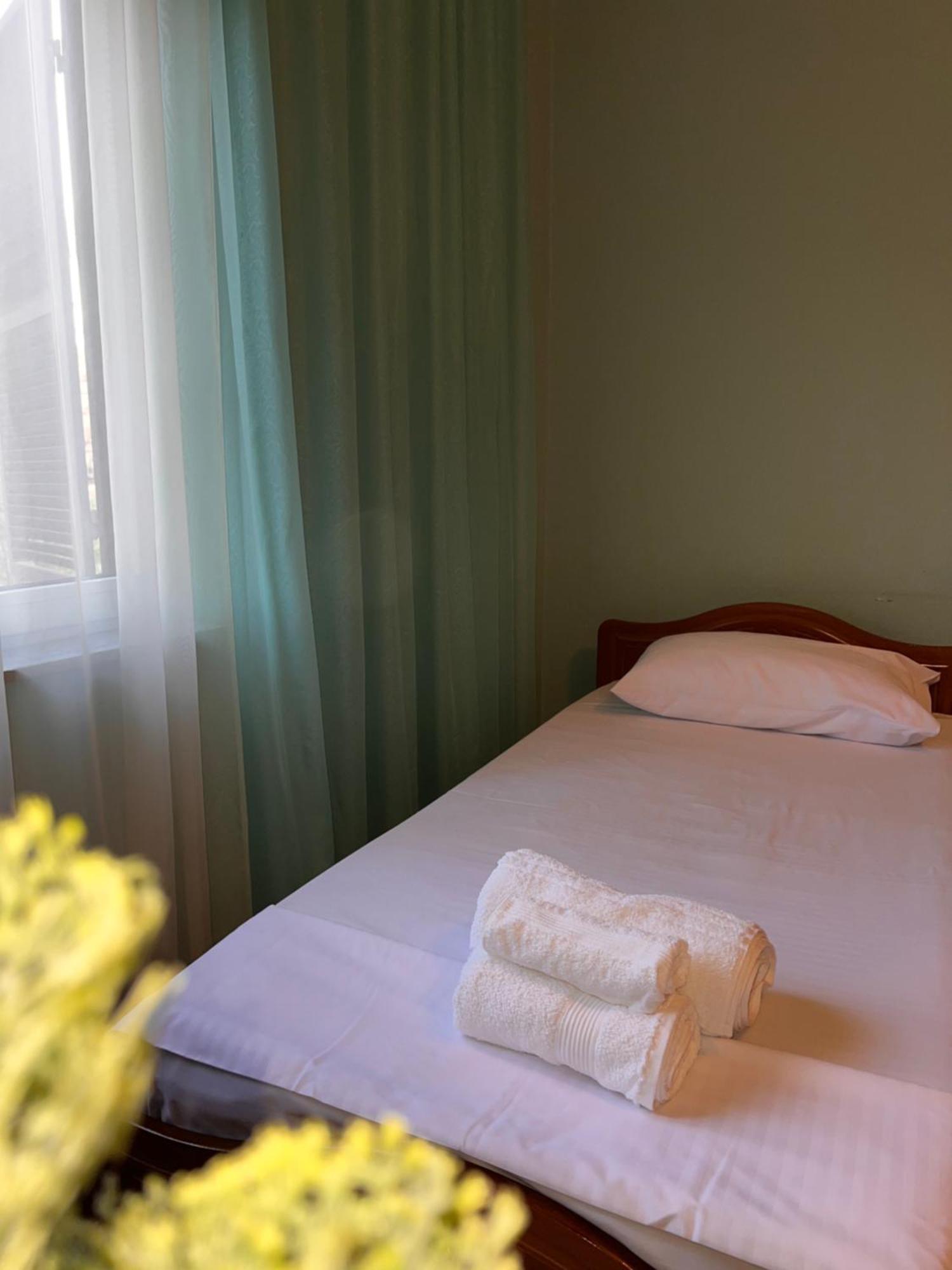 Berat Private Room In Haxhialiu Villa Екстер'єр фото