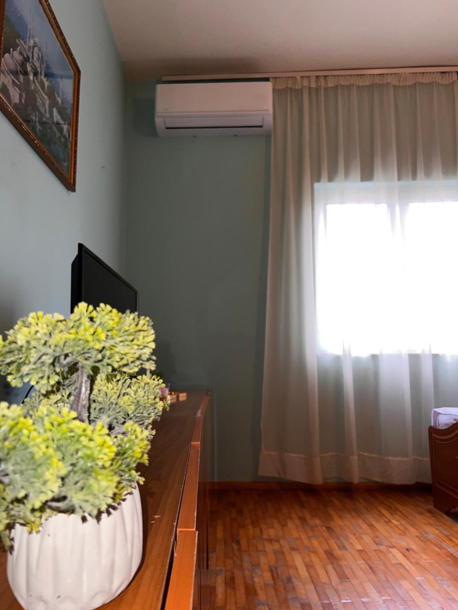 Berat Private Room In Haxhialiu Villa Екстер'єр фото