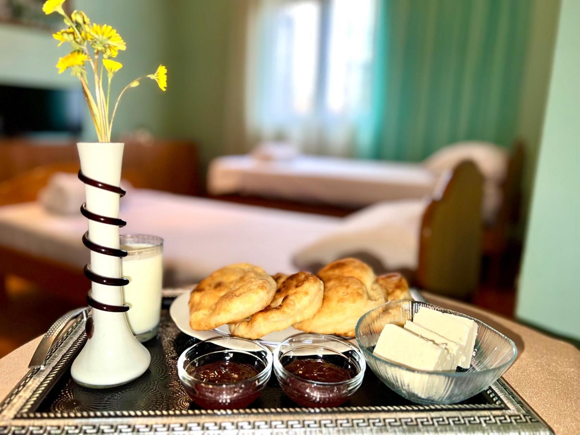 Berat Private Room In Haxhialiu Villa Екстер'єр фото