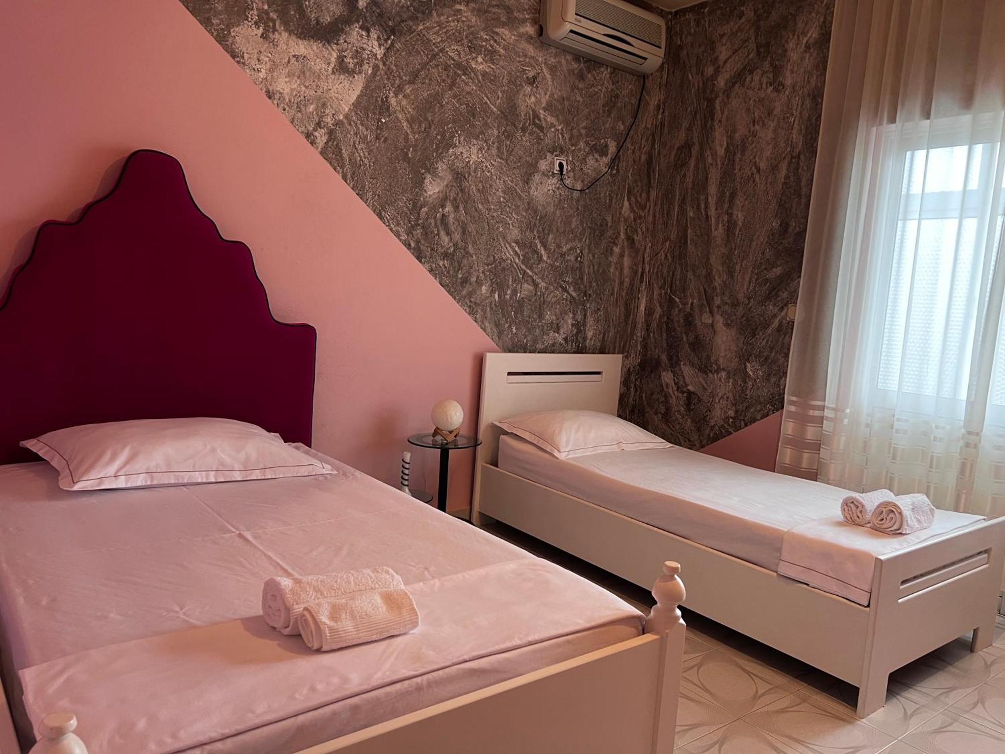 Berat Private Room In Haxhialiu Villa Екстер'єр фото