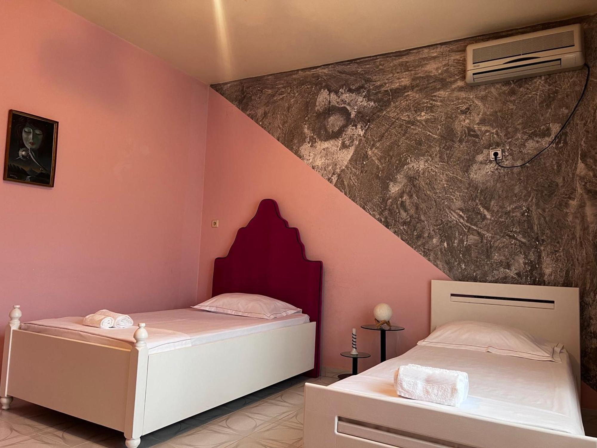 Berat Private Room In Haxhialiu Villa Екстер'єр фото