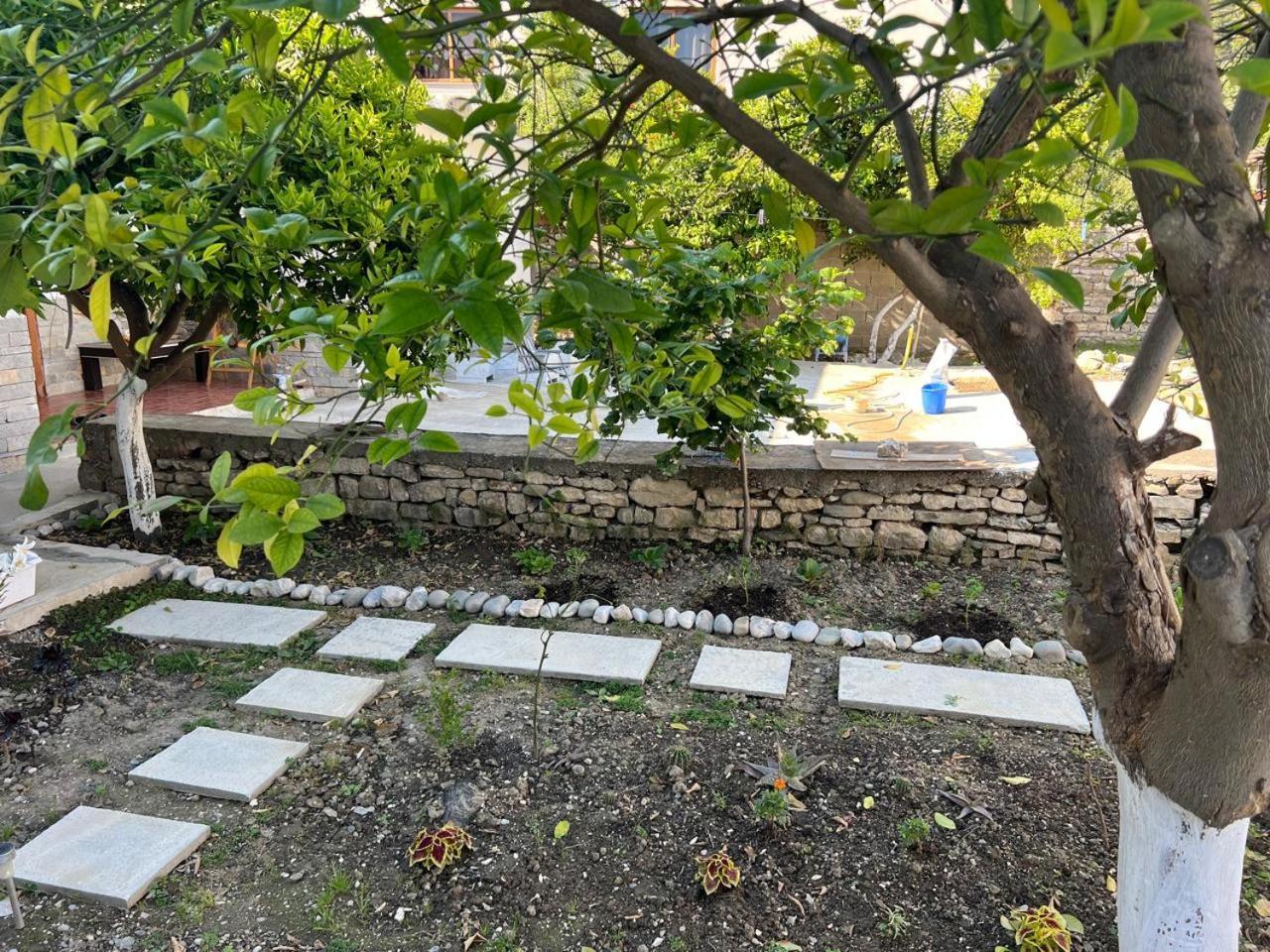Berat Private Room In Haxhialiu Villa Екстер'єр фото